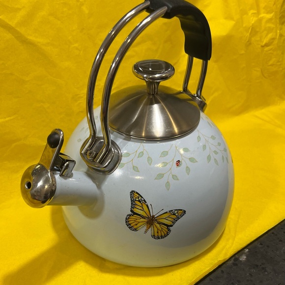 Lenox Butterfly Meadow Blue 12 piece Dinnerware set BONUS Tea Kettle - Picture 7 of 10